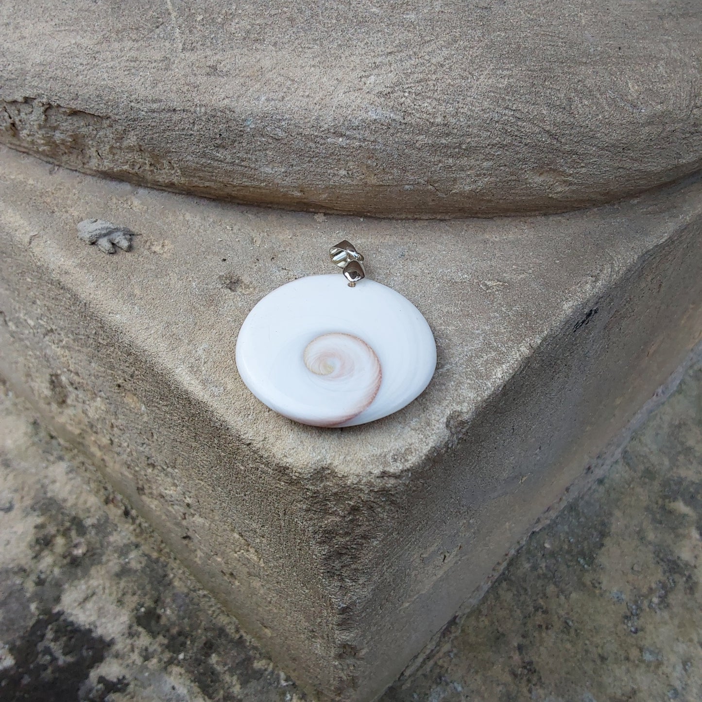 Pendentif Œil de Sainte Lucie