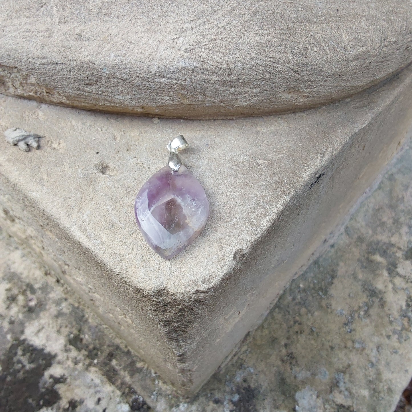 Pendentif en améthyste