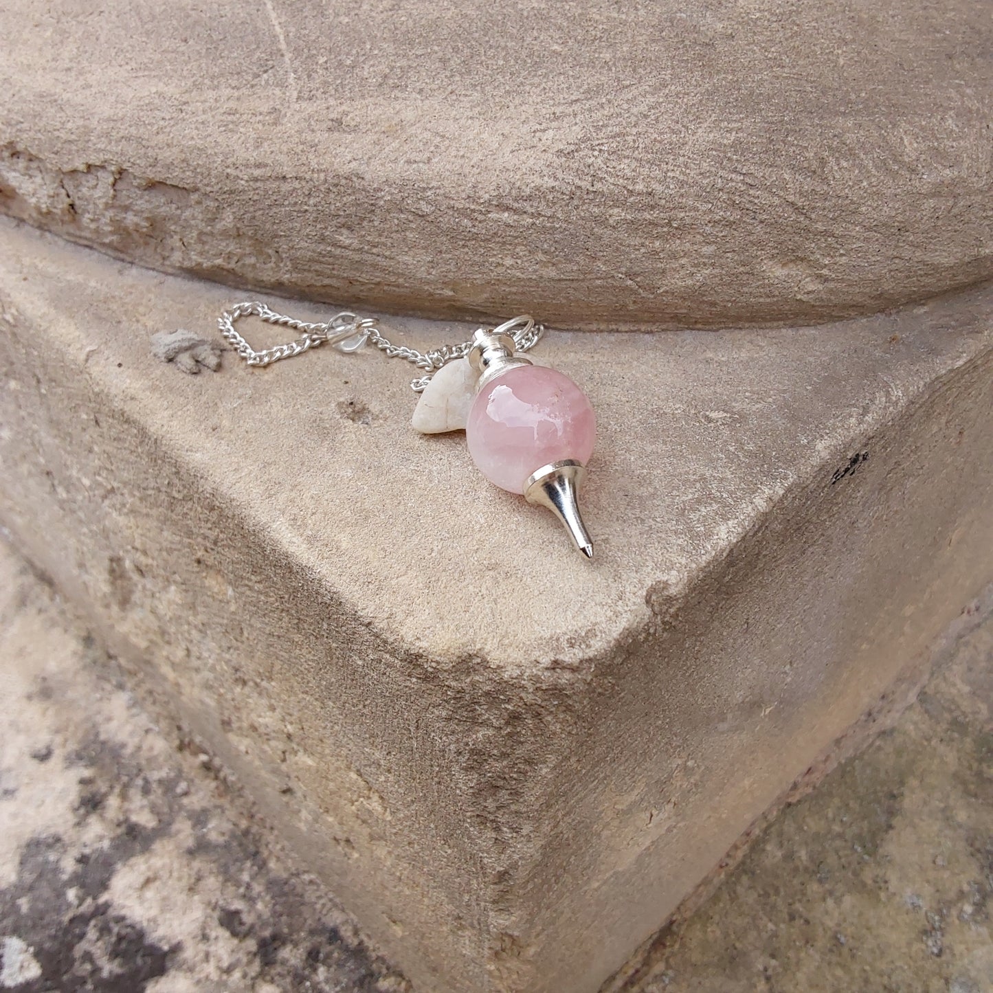 Pendule en quartz rose
