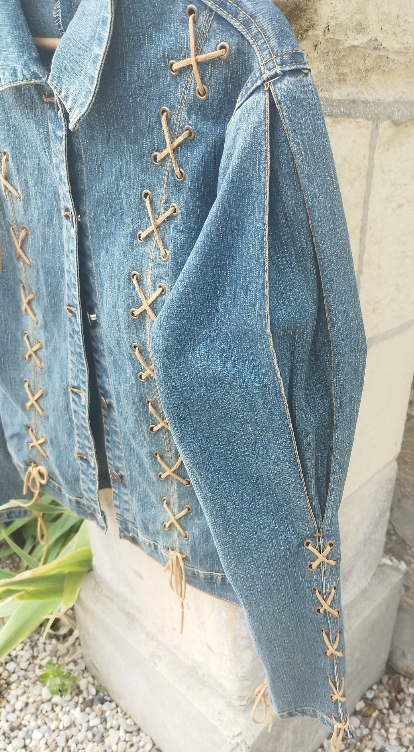Veste en jean avec lacets