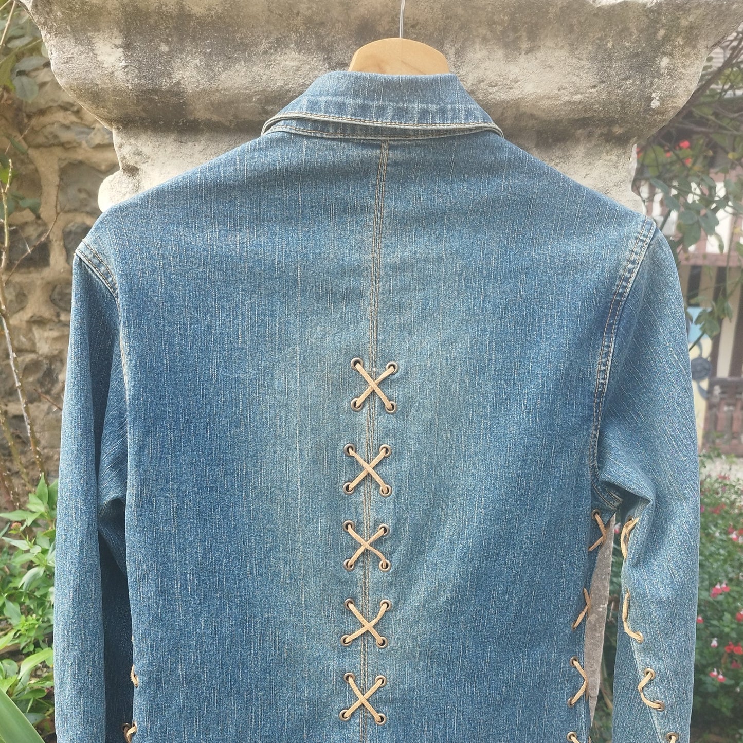 Veste en jean avec lacets