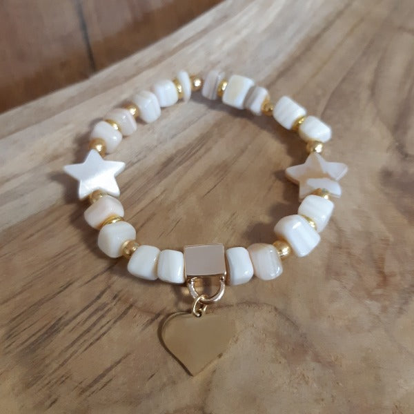 Bracelet en nacre avec etoiles