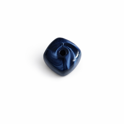 Perle cube arrondi bleu marine