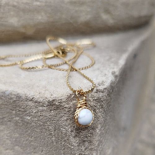 Collier "météor" pierre howlite