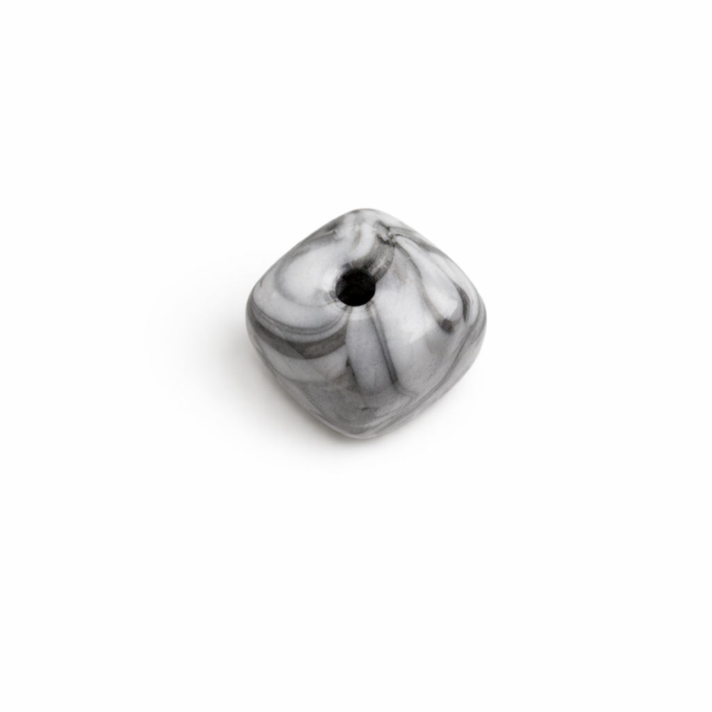 Perle cube arrondi blanc marbre noir