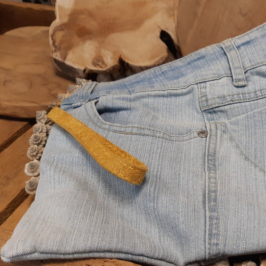 Pochette en jean recyclé